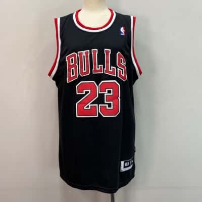 NBA Chicago Bulls #23 Jordan. Mens  Size XL Jersey Black  / Red 