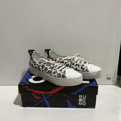 Bueno White Leopard Sneakers Women’s size 41