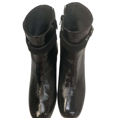  Women’s Erika Rocchi  Size 37.5 Black  patent leather ankle boots 