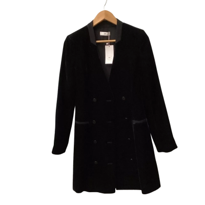 Cue Womens  Size 8 Velvet feel Jacket Black  (a)