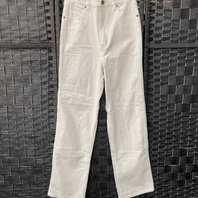 Wrangler Womens  Size 6 Straight Leg Jeans Off White 