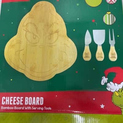 Grinch Cheese Board 