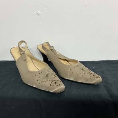 Clarice Slingback Heels Women’s size 6 