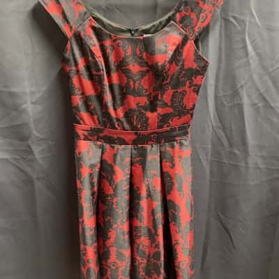 Review Womens Size 8 Black & Red Patterned Dress