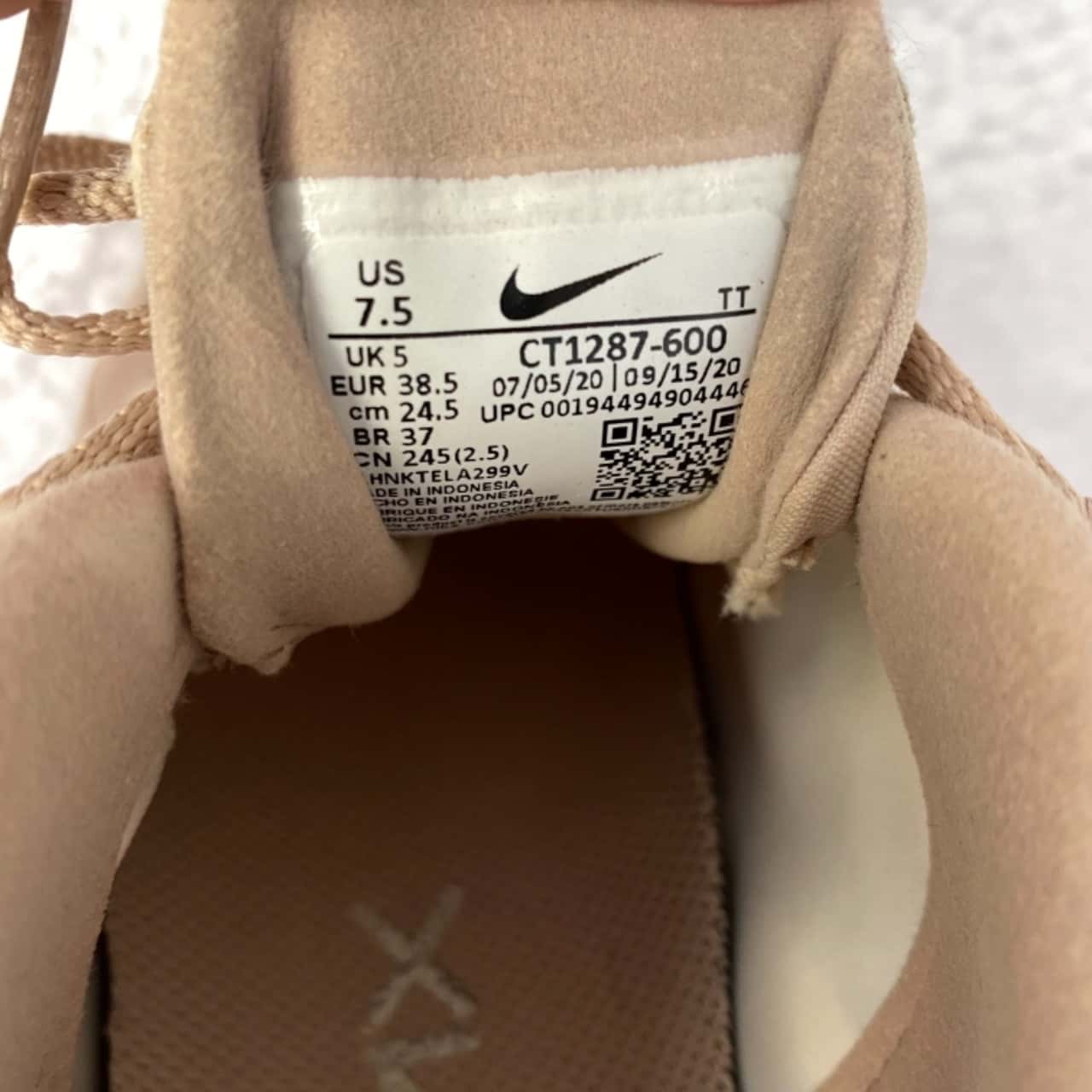 nike womens 270 react