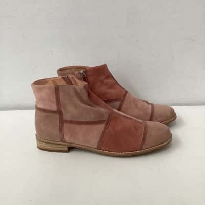 Django & Juliette  Womens  Size 41  salmon coloured ankle Boots 