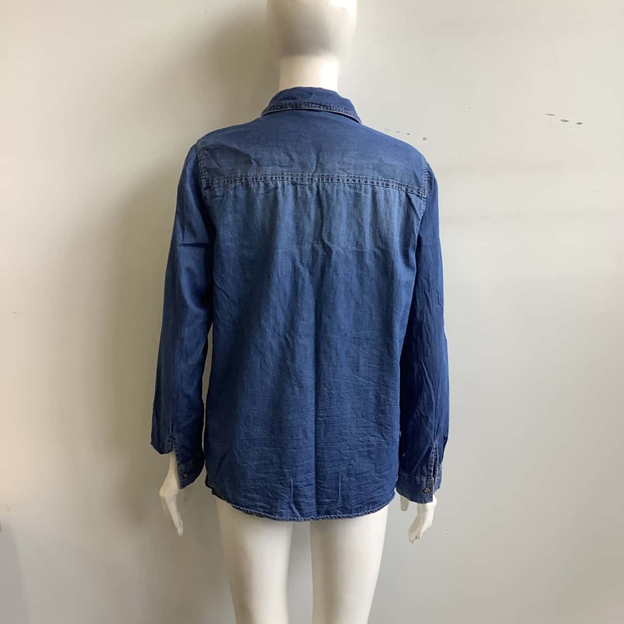 Emerson Women's Size 16 Long Sleeve Button Up Denim Shirt Blue (s)