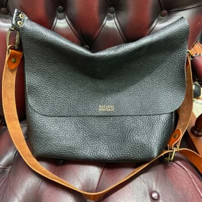 Natural Heritage Leather Shoulder Bag Black  