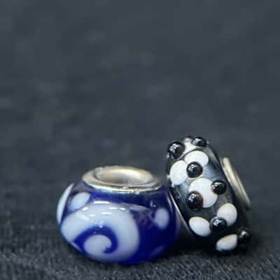 2 x Glass Beads