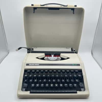 Vintage Silver Seiko Silver Reed SR20 Portable Typewriter 