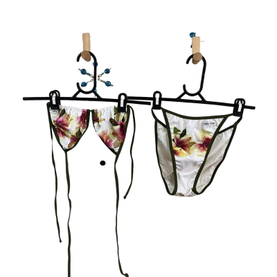  Womens aztec rose bikini set Size 14 
