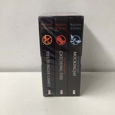 The Hunger Games trilogy boxed by Suzanne collins 