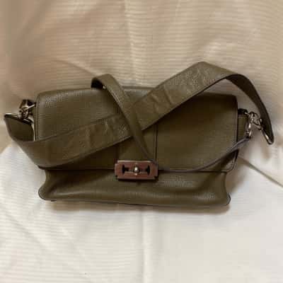 Vunque Womens Handbag Olive 