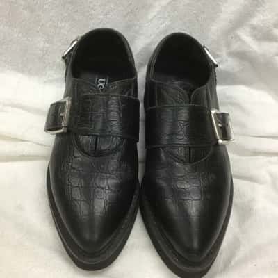 UGG Womens Black  shoes with silver buckle size 35