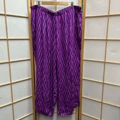 New With Tags TAKING SHAPE Size 20 Geo Natural Wide Pant in Purple Print