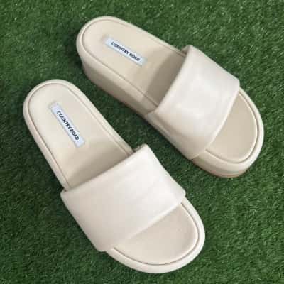 Country Road Flatform White Sandals Size 35