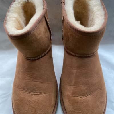 UGG BELLWETHER  Unisex  Size AU8 (US 9) ankle Boots Brown 