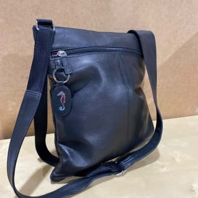  Things Terrific Womens Crossbody Bag Black  