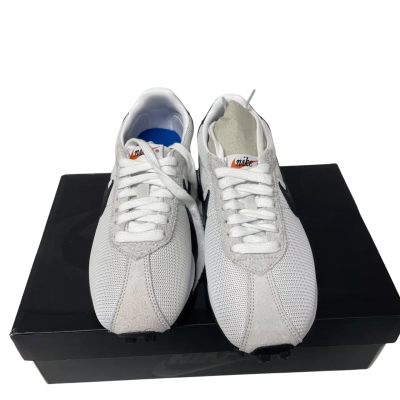 Nike Womens  Size 5.5 / 8 Sneakers Black  / Off White 