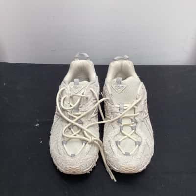 New Balance 610 Angora Unisex UK Size 7 Sneakers Cream 