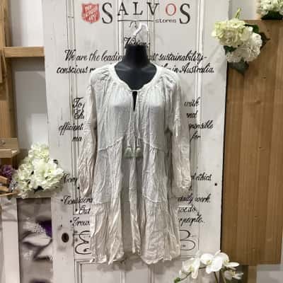 BIRD & KITE BRAND! GORGEOUS LOOSE FITTING MINI DRESS! Womens  Size M Long Sleeve Dress / Mini Dress Beige / Pattern / White 