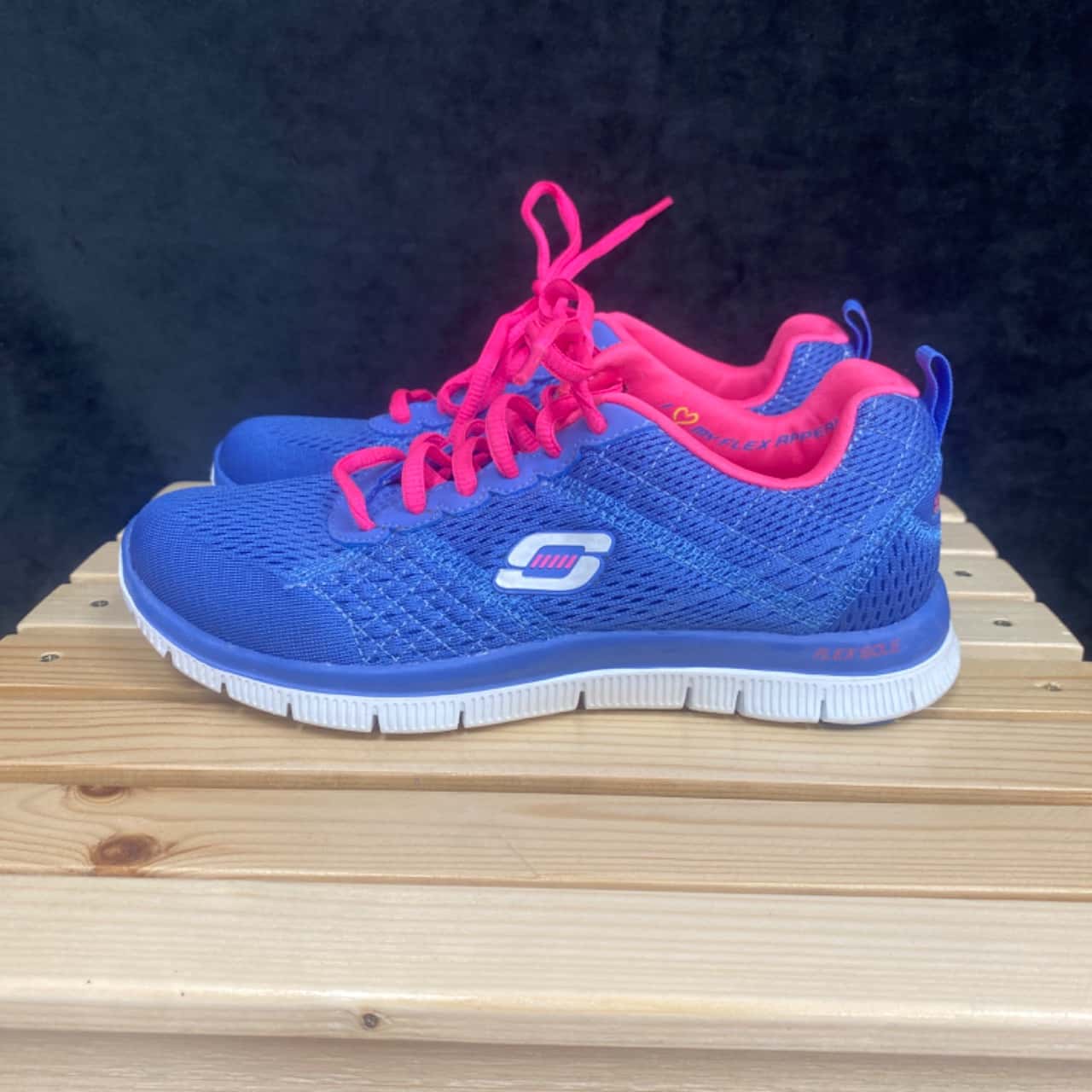 Skechers Kids Size 5 Shoes Blue / Pink (s)