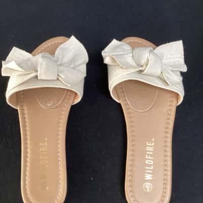 Wild fire slides BNWOT Brown / Cream 