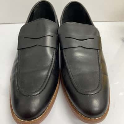 Yd. Mens  Size 7 Dress shoes Black  