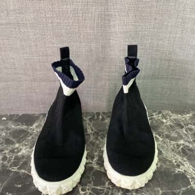 Stuart Weitzman Womens  Size 7.5 Knit Sock Sneakers Black  