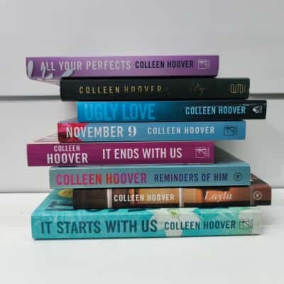 8pcs Colleen Hoover Book Bundle PreOwned 