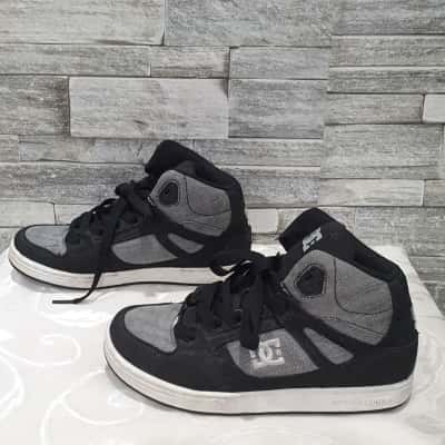 DC Shoes Size 6 Youth Skateboard Shoes Black  / Grey 