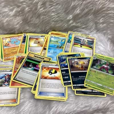100 + Pokémon mixed cards 