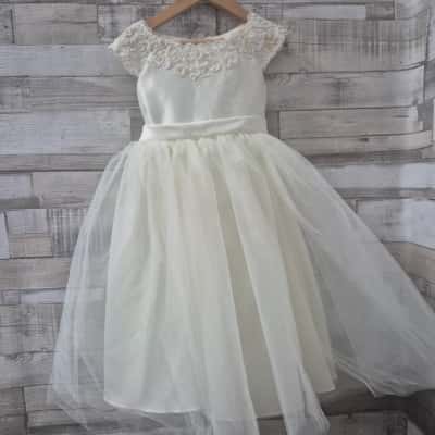  Kids Size 4  tulle and lace ivory dress