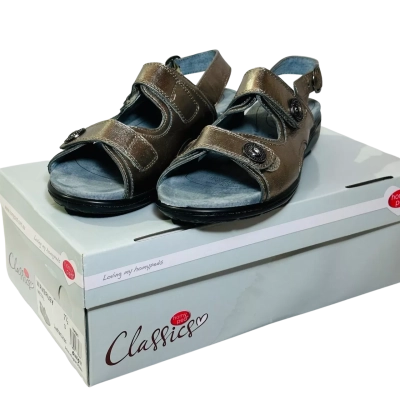 HOMYPED Size 7.5 Sandals Silver 