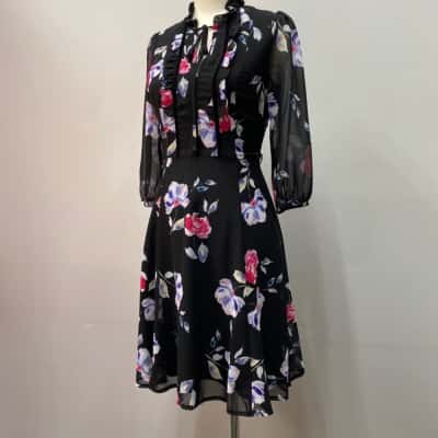 Review Womens  Size 6 Cocktail Dress Black  / Floral 