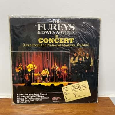 The Fureys and Davey Arthur in concert