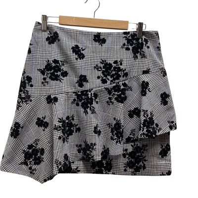 Elliatt Womens Black Floral Skirt Size XL