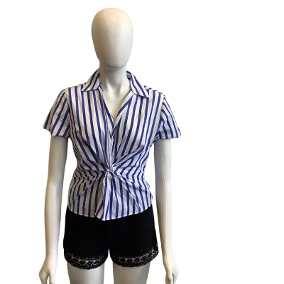 BNWT Tommy Hilfiger Women's Size 6 Striped Poplin Twist Top Short Sleeved Blue & White