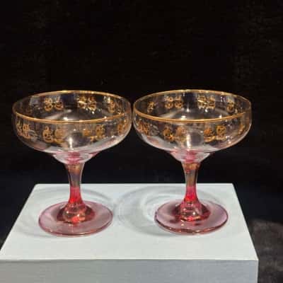 Vintage champagne coupe glasses