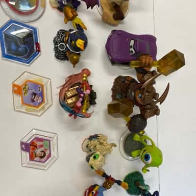 Mixed Toy Lot / Figures & Accessories 