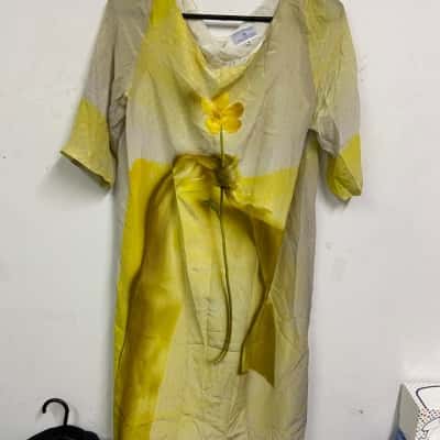 Antoni & Alison Womens  Size 16 Short Sleeve Dress  Floral / Yellow with Signature