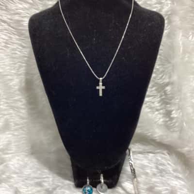  Womens Necklace / Silver 