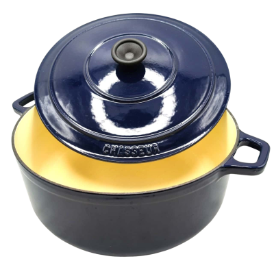 Le Chasseur De France 28cm French Oven/ Casserole Pot In Good Unused Condition (still has sticker on side)  (office)