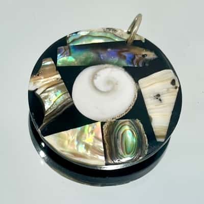 Paua Shell Round Pendant 