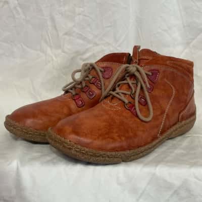 Josef Seibel Size 39 Boots Brown 
