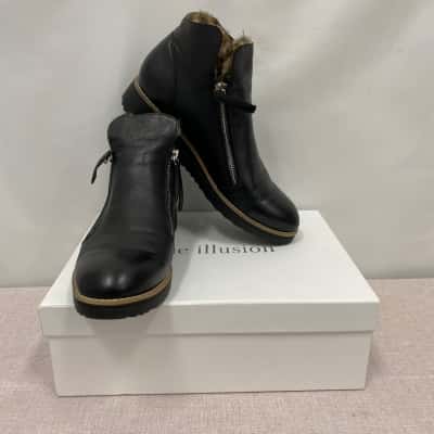 Blue Illusion Women's  Size 39 Winter Leather Boots Black RRP$229