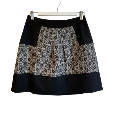 “Cue” Womens Skirt -  Size 8 -Black  / White 