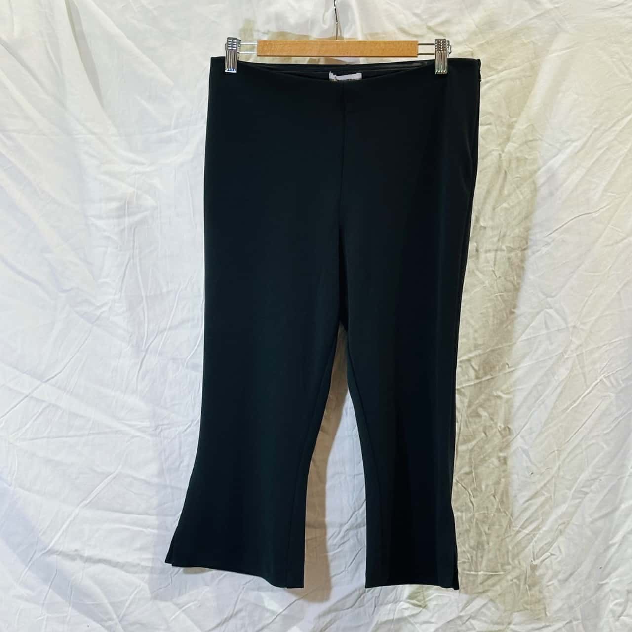 MESHKI Womens Size L Layla Flared Capris Black