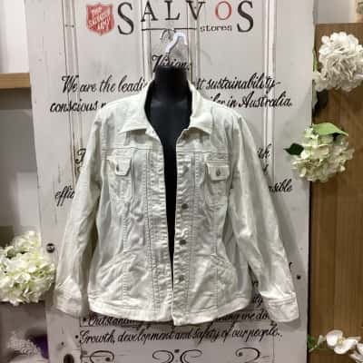 Tommy Hilfiger Brand! TRENDY DENIM JACKET WITH LARGE LOGO ON THE BACK PANEL OF GARMENT! Mens  Size XL Denim Jacket / Winter Jacket White 