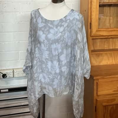 Unisono Womens  Size L Party Top Blue / Floral 